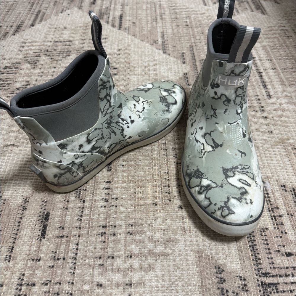 Huk Kids Boots - Black and Gray Camouflage